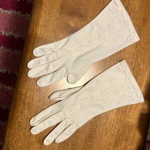 Vintage  hand made in Philippines off white / cream fabric gloves with hand